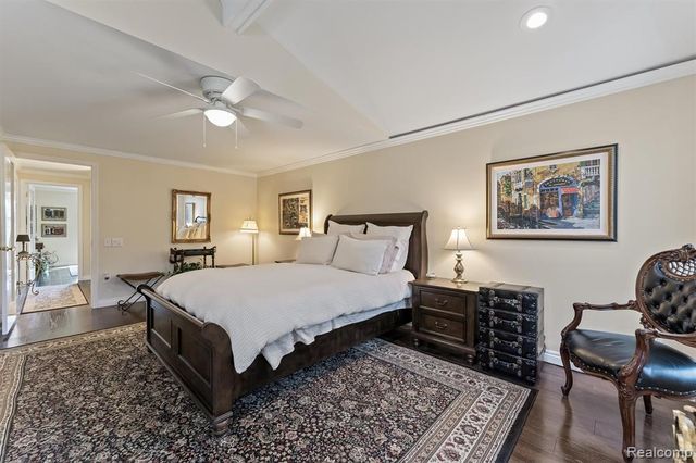 1243 Woodcrest Circle, Bloomfield Hills, MI 48304