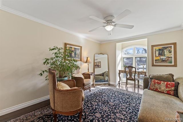 1243 Woodcrest Circle, Bloomfield Hills, MI 48304