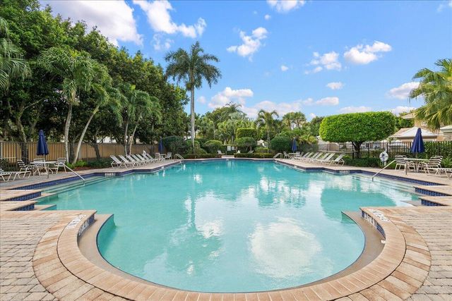 135 Hamilton Terrace, West Palm Beach, FL 33414