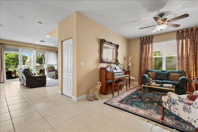 135 Hamilton Terrace, West Palm Beach, FL 33414