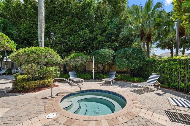 135 Hamilton Terrace, West Palm Beach, FL 33414
