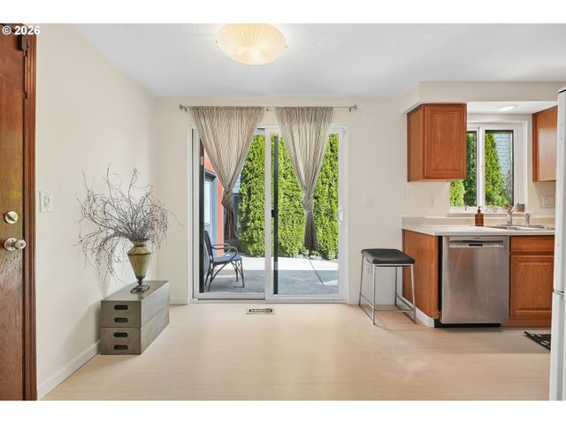 7134 N GREENWICH Ave, Portland, OR 97217