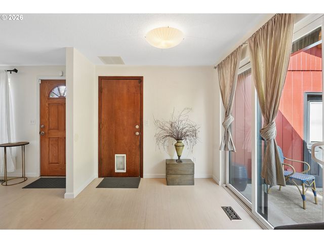 7134 N GREENWICH Ave, Portland, OR 97217