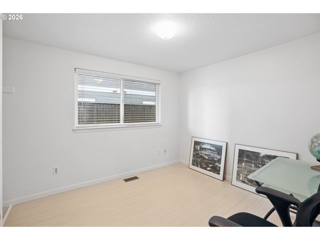 7134 N GREENWICH Ave, Portland, OR 97217