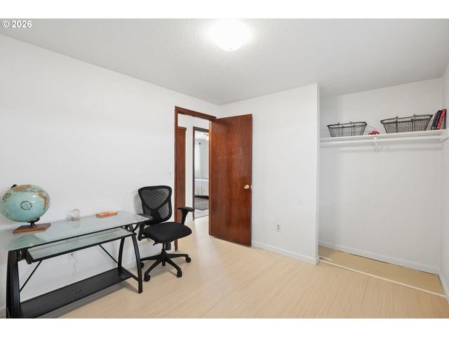 7134 N GREENWICH Ave, Portland, OR 97217