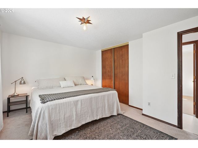 7134 N GREENWICH Ave, Portland, OR 97217