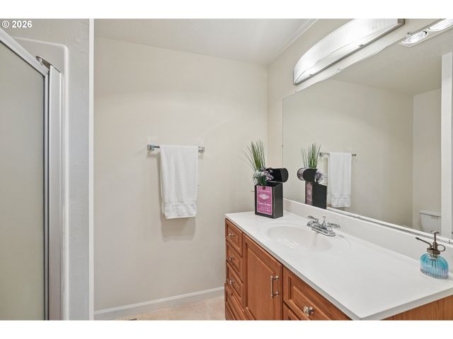 7134 N GREENWICH Ave, Portland, OR 97217