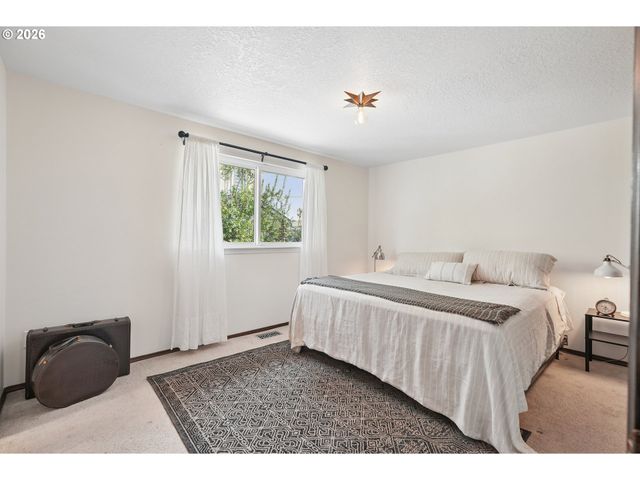 7134 N GREENWICH Ave, Portland, OR 97217