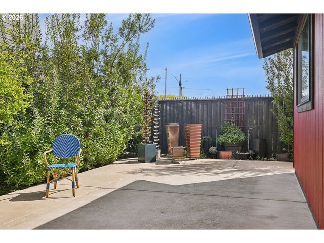 7134 N GREENWICH Ave, Portland, OR 97217