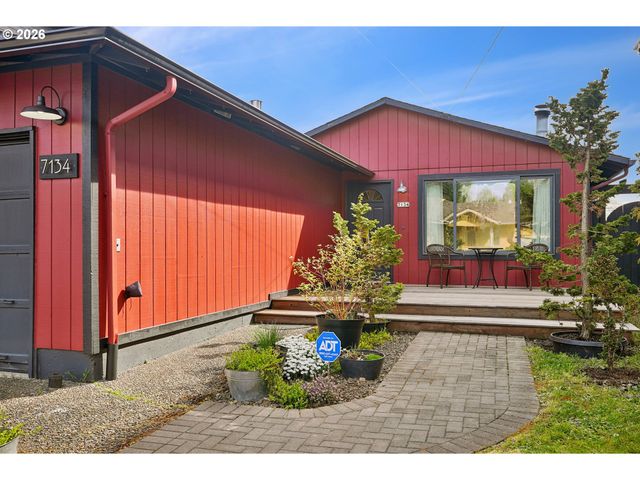 7134 N GREENWICH Ave, Portland, OR 97217