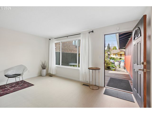 7134 N GREENWICH Ave, Portland, OR 97217