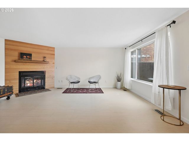 7134 N GREENWICH Ave, Portland, OR 97217