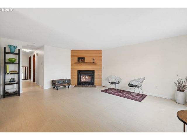 7134 N GREENWICH Ave, Portland, OR 97217