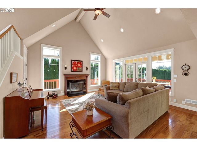 2011 RIVER LOOP 1, Eugene, OR 97404