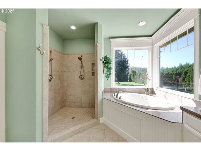 2011 RIVER LOOP 1, Eugene, OR 97404