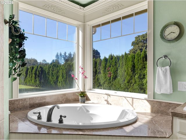 2011 RIVER LOOP 1, Eugene, OR 97404