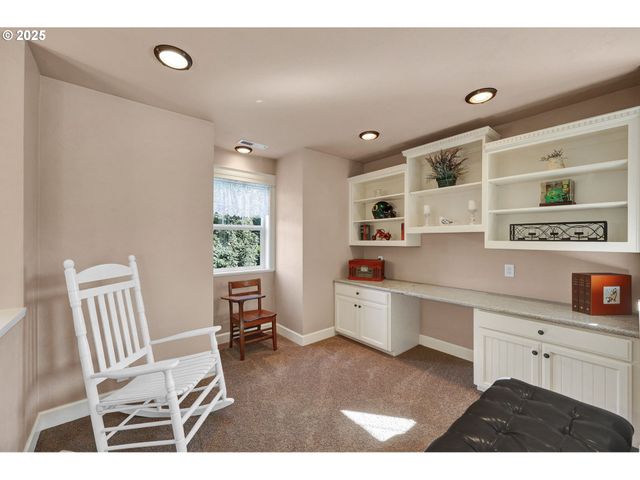 2011 RIVER LOOP 1, Eugene, OR 97404