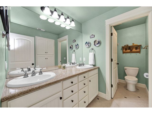 2011 RIVER LOOP 1, Eugene, OR 97404