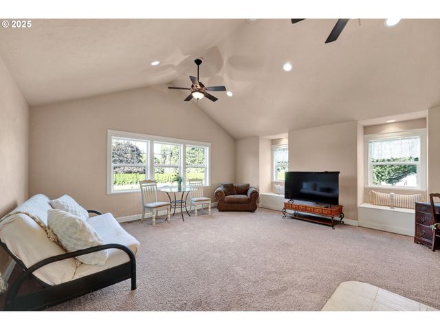 2011 RIVER LOOP 1, Eugene, OR 97404