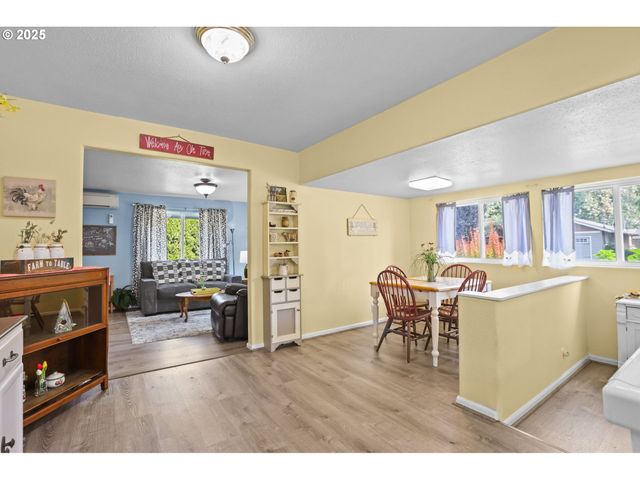 2011 RIVER LOOP 1, Eugene, OR 97404