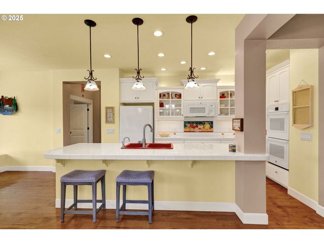 2011 RIVER LOOP 1, Eugene, OR 97404