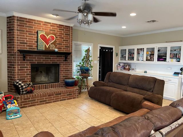 411 Labadie, Sterling City, TX 75951