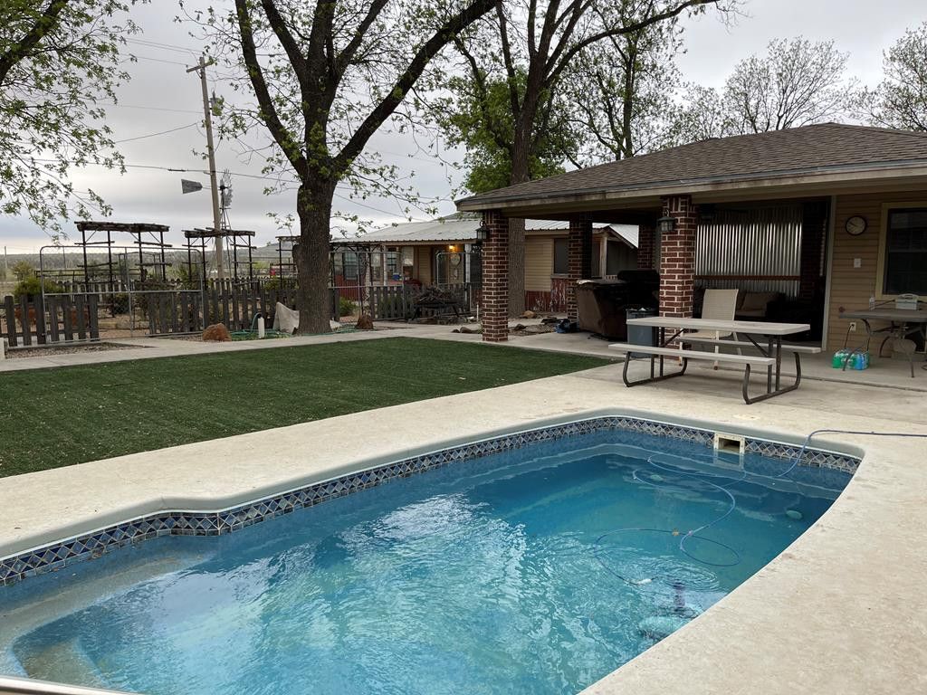 411 Labadie, Sterling City, TX 75951