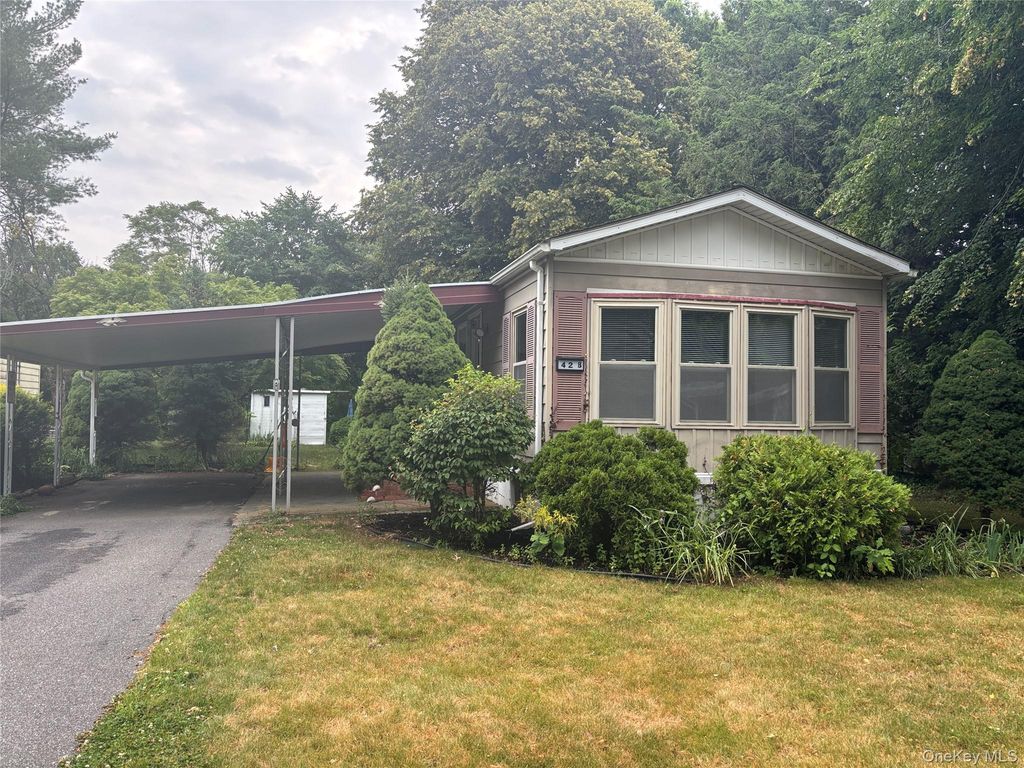 101 West Lane 42B Witt Lane, Riverhead, NY 11901
