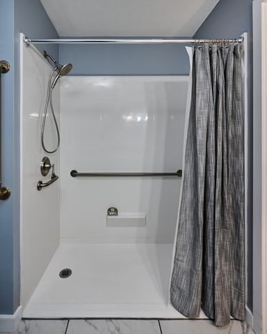 19 Baldwin Ln 19, Amherst, MA 01002