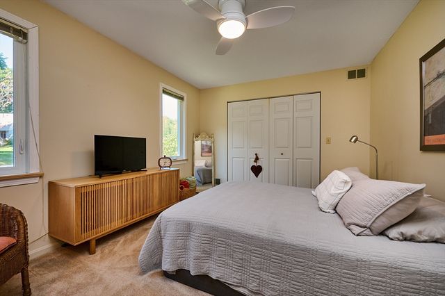 19 Baldwin Ln 19, Amherst, MA 01002