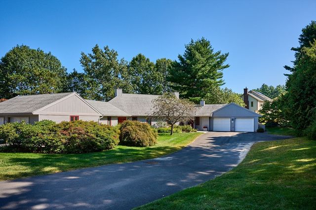 19 Baldwin Ln 19, Amherst, MA 01002