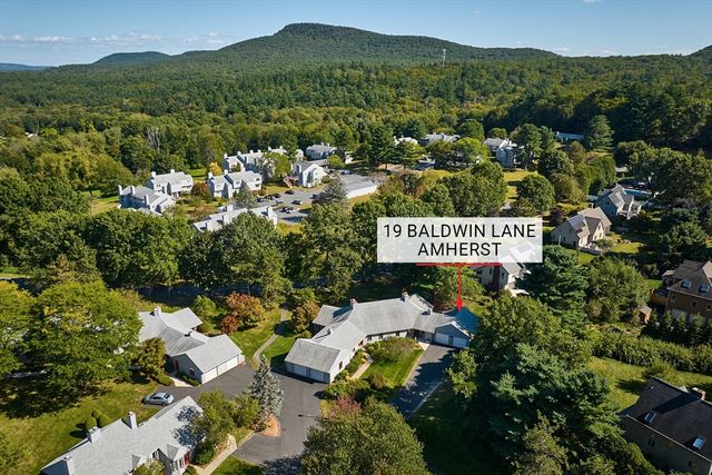 19 Baldwin Ln 19, Amherst, MA 01002