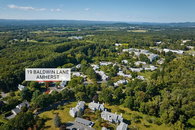 19 Baldwin Ln 19, Amherst, MA 01002