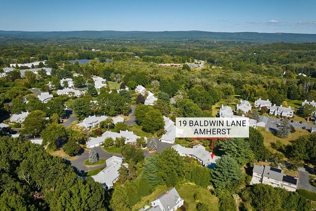 19 Baldwin Ln 19, Amherst, MA 01002