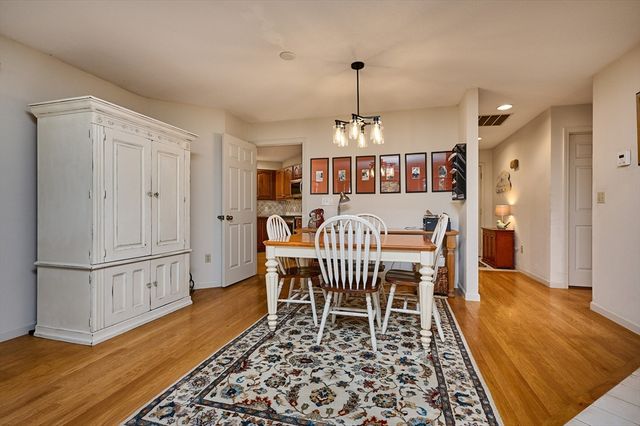 19 Baldwin Ln 19, Amherst, MA 01002