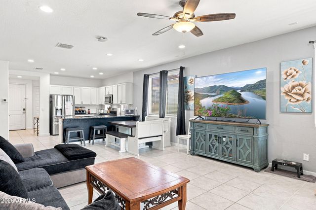 2208 W DUNBAR Drive, Phoenix, AZ 85041