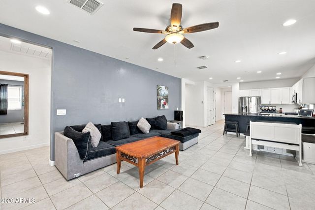 2208 W DUNBAR Drive, Phoenix, AZ 85041