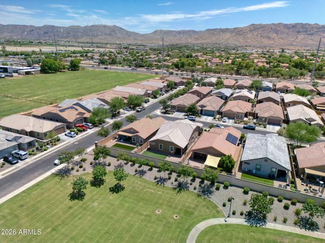 2208 W DUNBAR Drive, Phoenix, AZ 85041