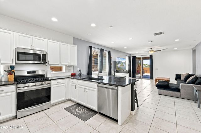 2208 W DUNBAR Drive, Phoenix, AZ 85041