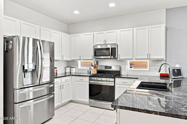 2208 W DUNBAR Drive, Phoenix, AZ 85041