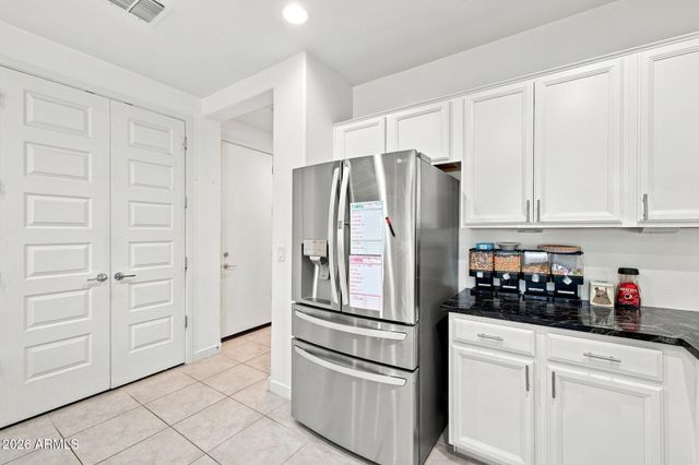 2208 W DUNBAR Drive, Phoenix, AZ 85041