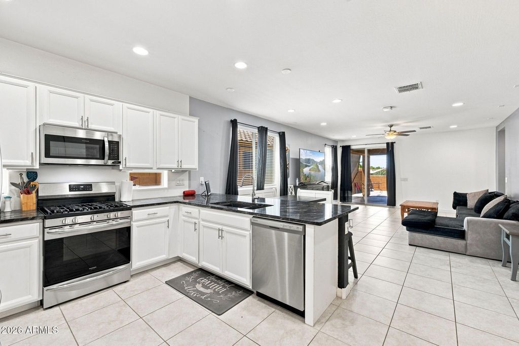 2208 W DUNBAR Drive, Phoenix, AZ 85041 — photo 4