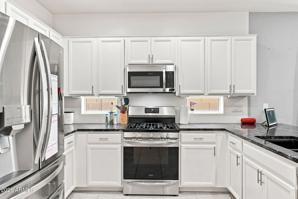 2208 W DUNBAR Drive, Phoenix, AZ 85041 — photo 5
