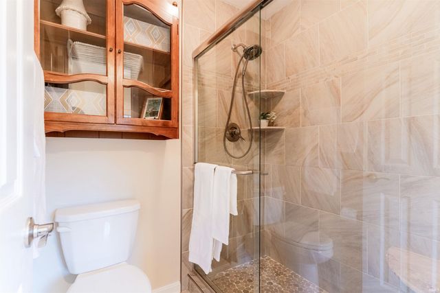 8855 Camelot Drive, Newburgh, IN 47630