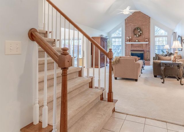 8855 Camelot Drive, Newburgh, IN 47630