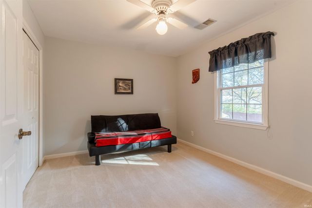 8855 Camelot Drive, Newburgh, IN 47630