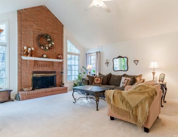 8855 Camelot Drive, Newburgh, IN 47630