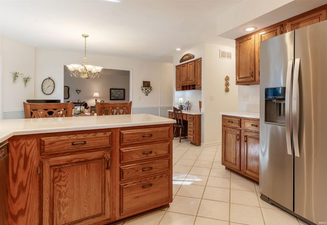 8855 Camelot Drive, Newburgh, IN 47630