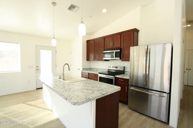 15237 N Lago Del Oro Parkway, Catalina, AZ 85739