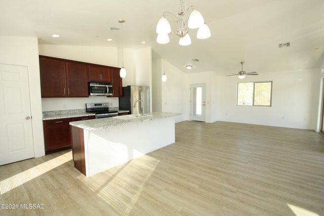 15237 N Lago Del Oro Parkway, Catalina, AZ 85739
